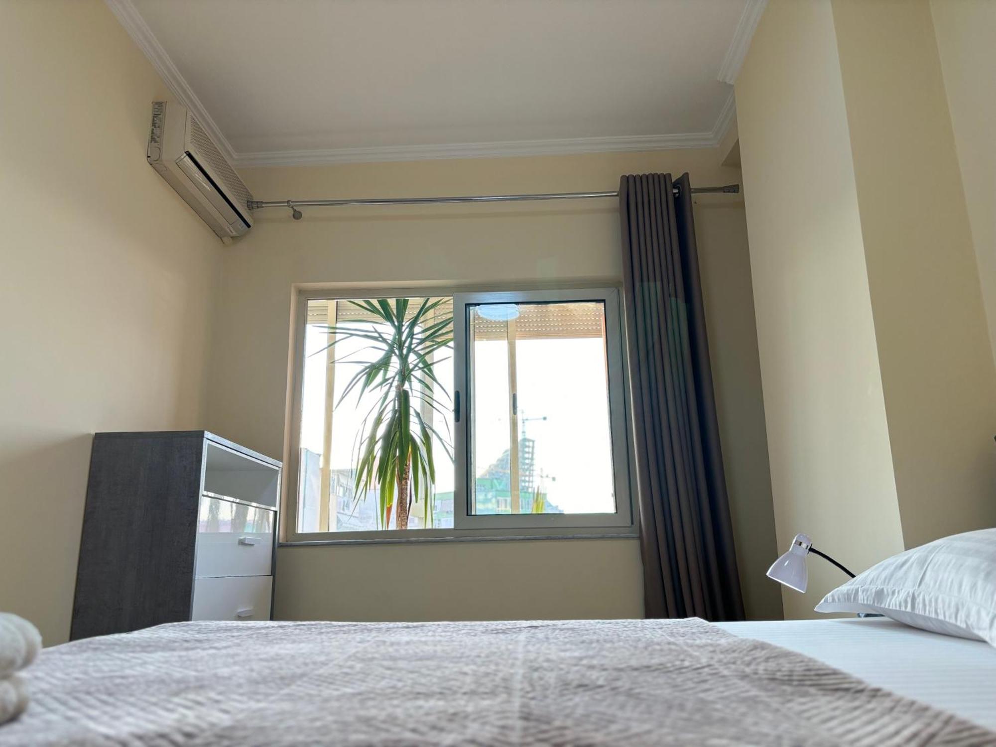 Tam 2Bdr Center Taiwan Apartment Tiranë Luaran gambar